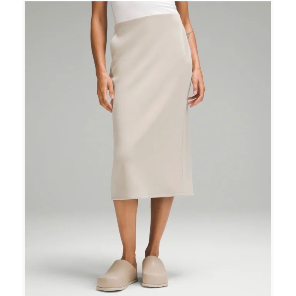 Lululemon Softstreme High-Rise Midi Skirt Bone White LW8AK5S Size 4 NWOT Stretch